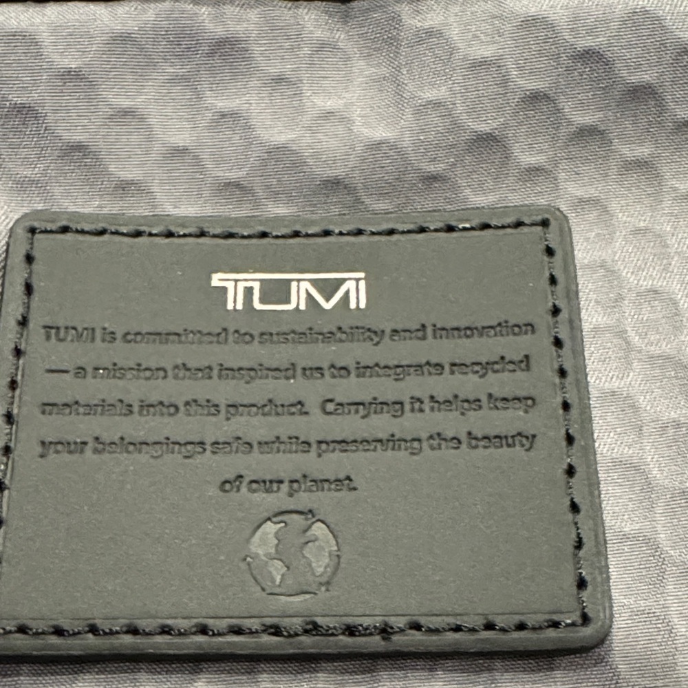 TUMI NWT Alpha Bravo Response Travel Bag. Men attache/Woman makeup bag. - Picture 5 of 6